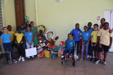 Ville du Robert - SOLIDARITÉ : OPÉRATION 1 CADEAU, 1 ENFANT - Déposez vos  cadeaux dans les écoles du Robert jusqu'au 19 décembre 2018 Plusieurs  enfants de la Ville du Robert se